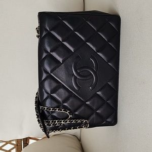 🤍SOLD🤍 Chanel Lambskin Quilted Medium Diamond Flap 🖤